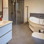 3 Bedroom Beautiful In 度假居 *