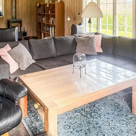 Dom wakacyjny 3 Bedroom Beautiful In *