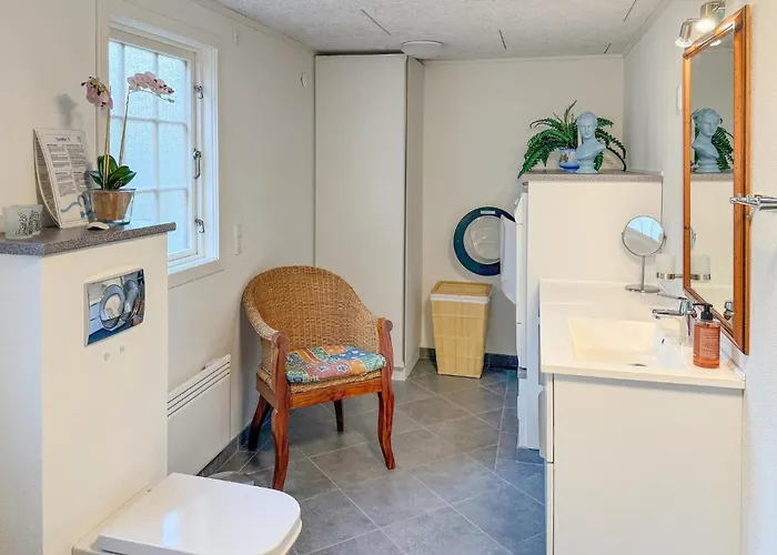 3 Bedroom Beautiful In * Oksbøl