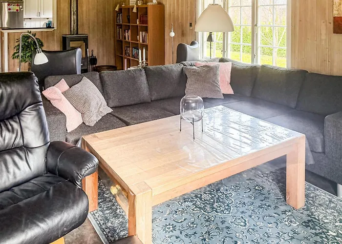 Dom wakacyjny 3 Bedroom Beautiful In *